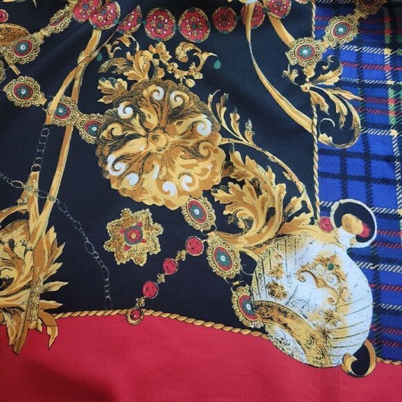 🏴🇬🇧Tartan & Baroque Square Scarf - Picture 5 of 9